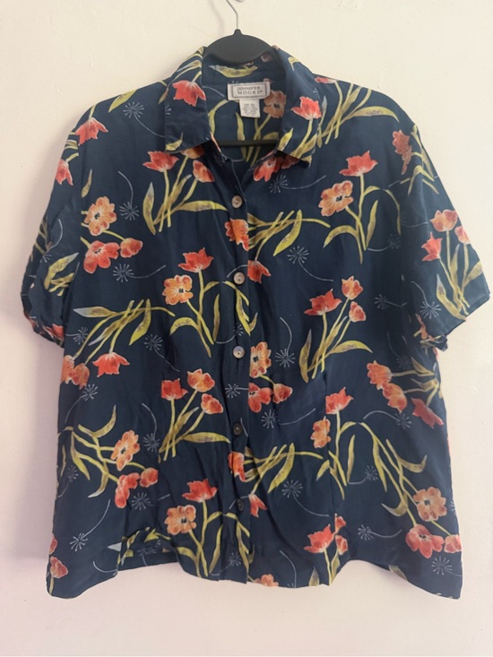 Jennifer Moore Tops - Vintage Jennifer Moore 100% Silk Floral Blouse Size 12 Navy Button Front